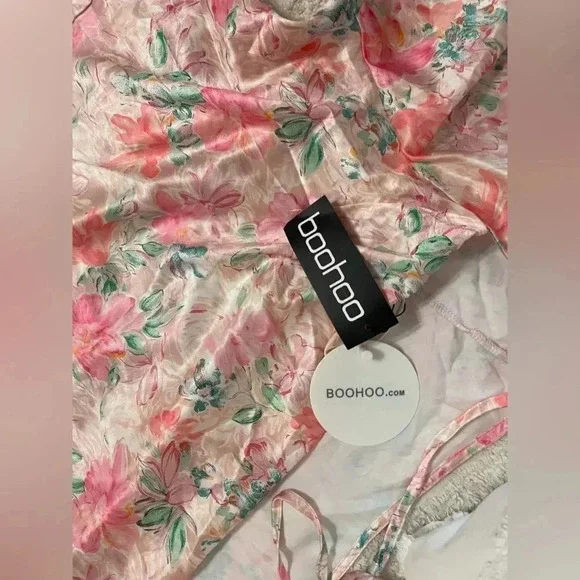 Boohoo Floral Print Angel Sleeve Maxi Dress - Picture 4 of 7